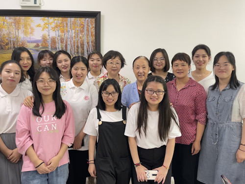 fcdd8cbe282c49a2af38cc1bf6c6b244.jpg 合影1_副本.jpg