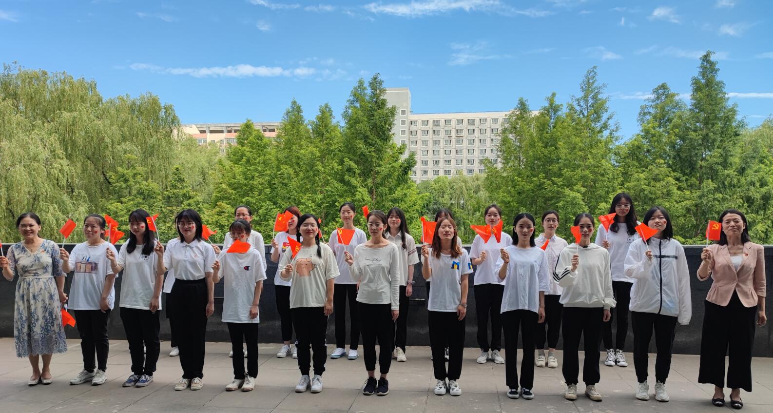 e1022d36ab2d4145af298d711aaeb3d6.jpg e1022d36ab2d4145af298d711aaeb3d6.jpg