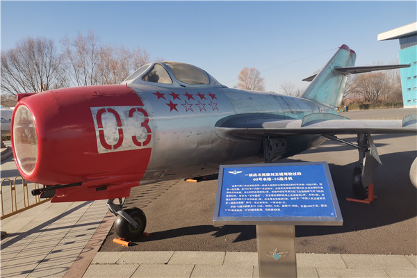 93dd98f99afc46f79e24b7ee8fcdc5da.jpg 111.jpg