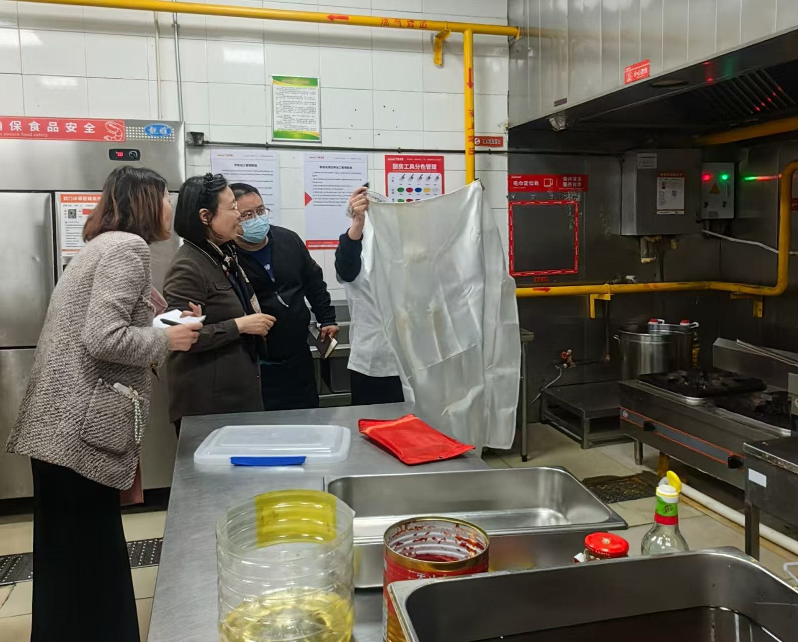 学校开展清明节前校园安全专项检查-中华女子学院